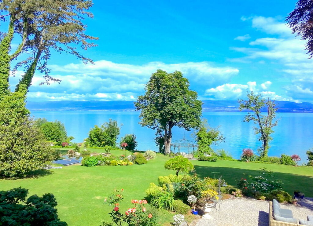 A Garden of Colors - From Terrace to Lake - Domaine Les Cedres du Leman
