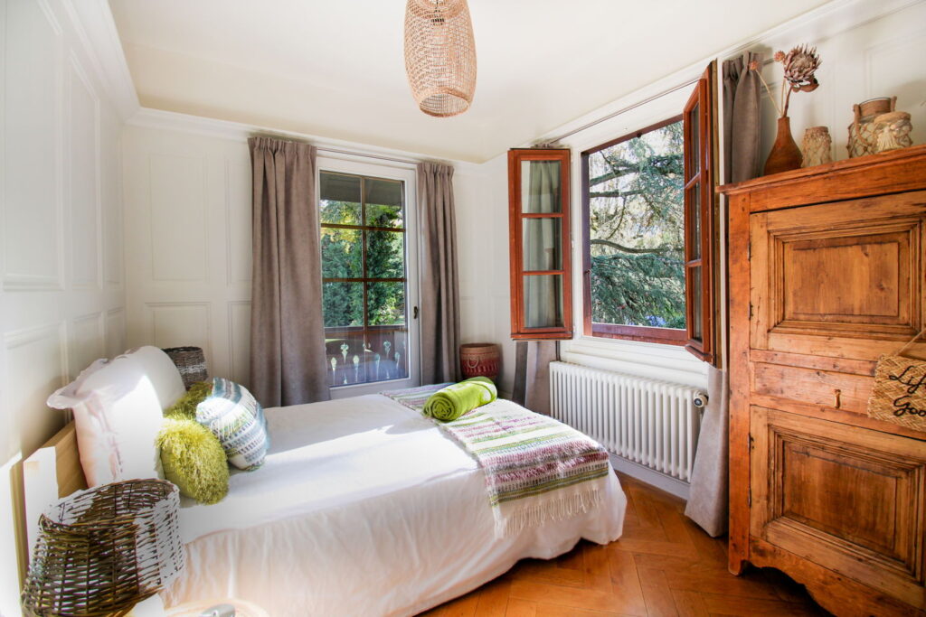 Light Filled Bedroom 3 - Domaine Les Cedres du Leman
