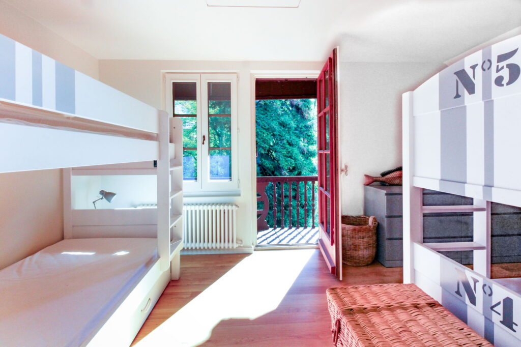 Light Filled Kids Dorm - Domaine Les Cedres du Leman