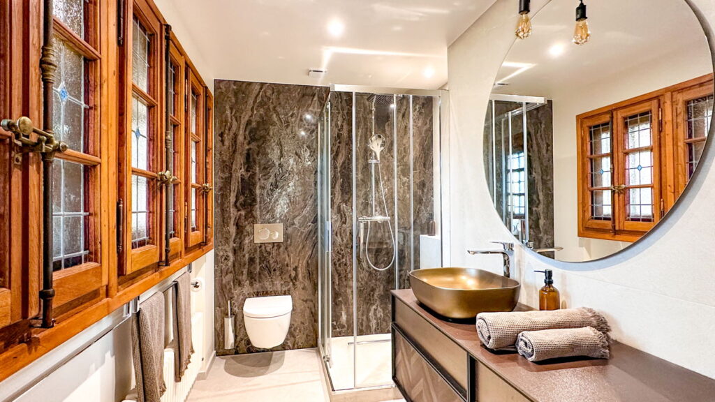 Master Bathroom - Domaine Les Cedres du Leman