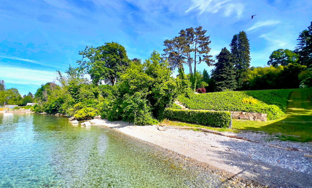 Private Beach in a Sheltered Bay - Domaine Les Cedres du Leman